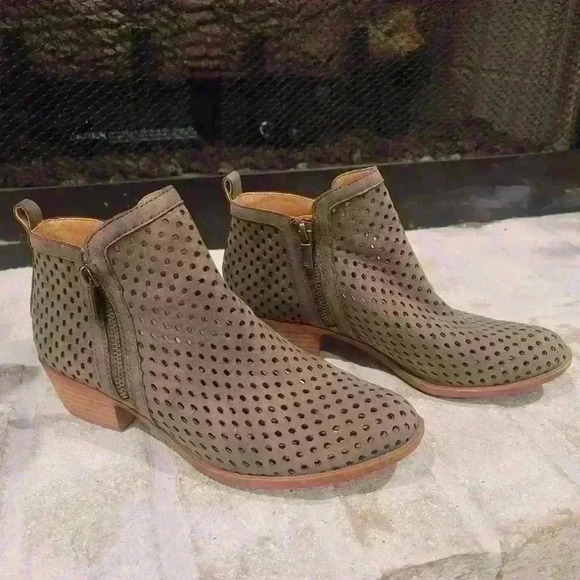 Lucky Brand Booties - Picture 1 of 2